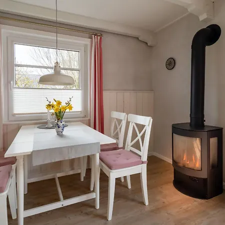 Stilvolles Kapteins Mit Kamin - Inge Апартаменты Нордштранд